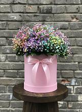 Цветочная композиция из Гипсофила и Розы в шляпной коробке в Филиппенково