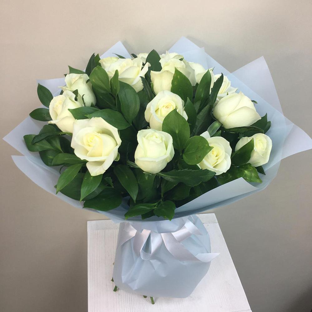 Букет 15 Белых роз Проуд в Филиппенково