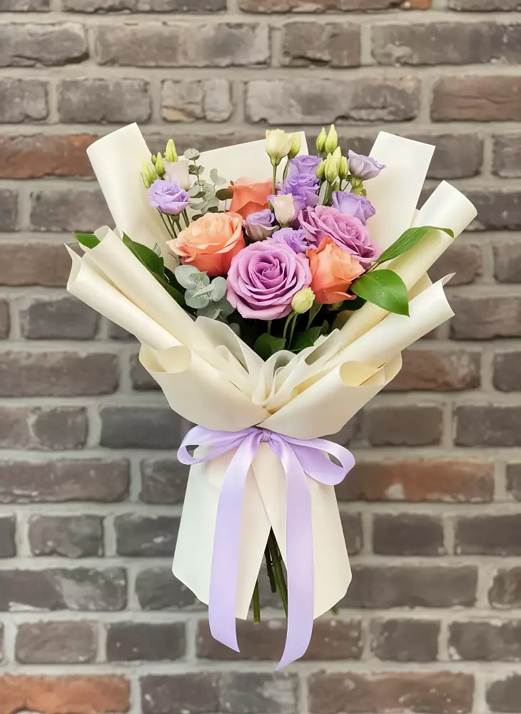 Букет цветов из: Лизиантусы и Розы в Филиппенково