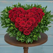 Цветочная композиция из Розы в виде сердца в Филиппенково