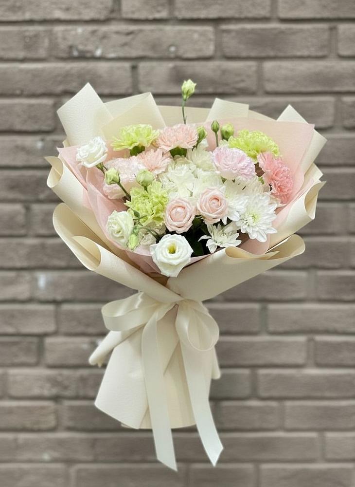 Букет цветов из: Гвоздики, Розы, Лизиантусы и Хризантемы в Филиппенково