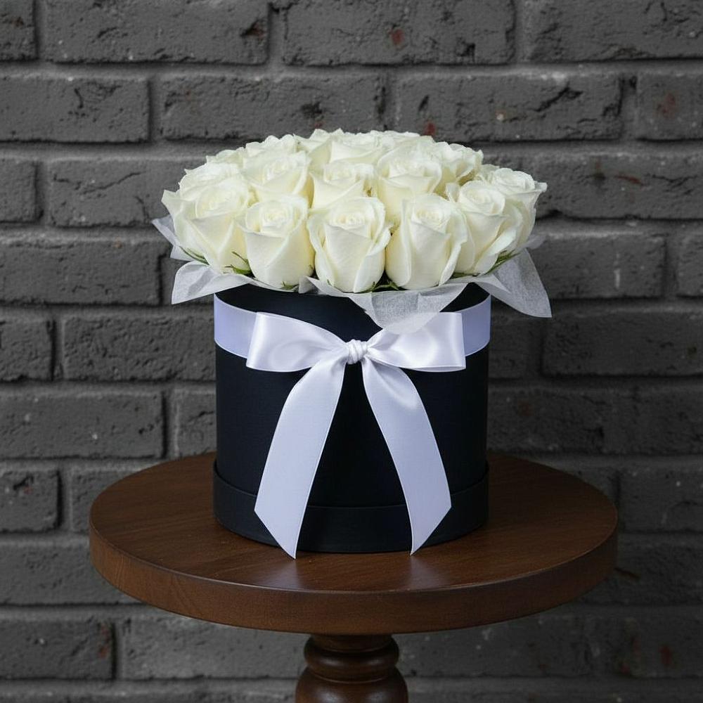 Цветочная композиция из Розы в шляпной коробке в Филиппенково